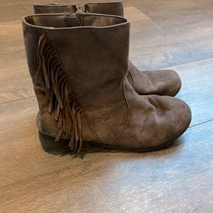 Childrens place grey bootie